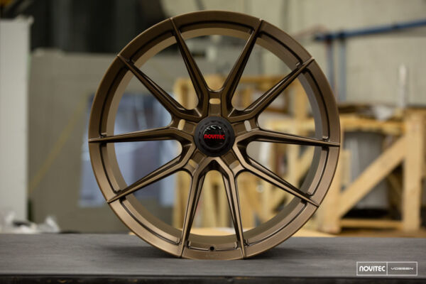 Typ NF10 forged FERRARI